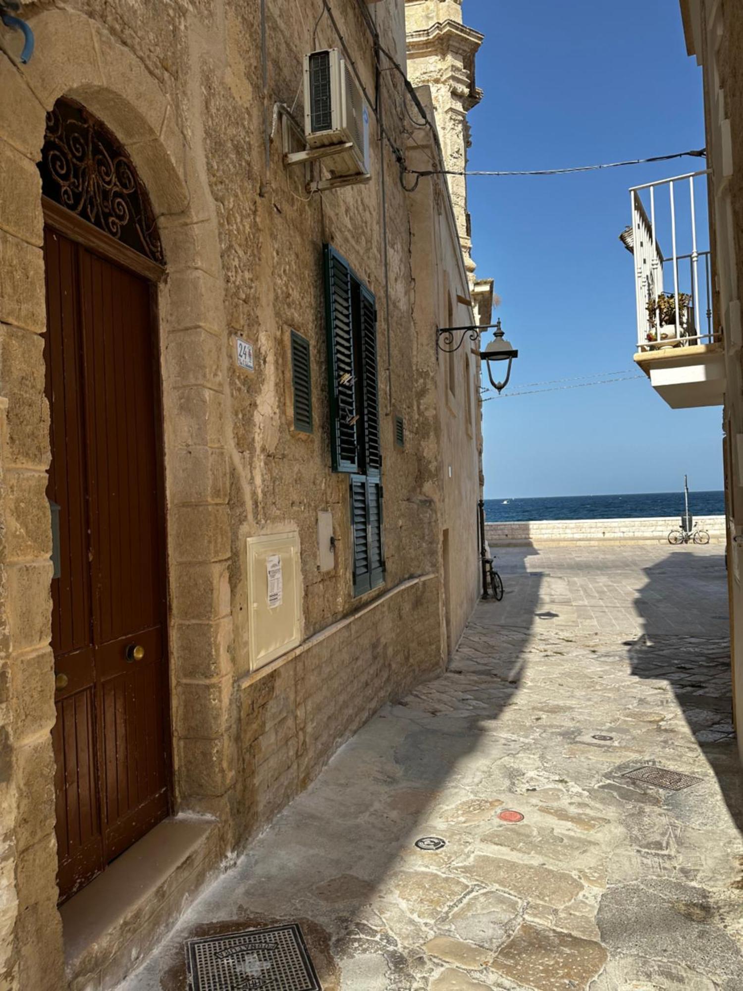 Casa Vacanze San Salvatore Centro Storico Monopoli Exterior foto